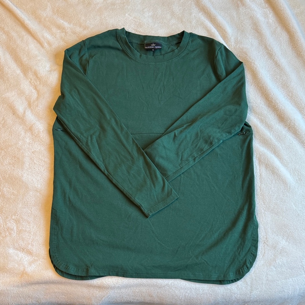 Nursing Queen Long-Sleeve Crewneck Shirt - Forest Green